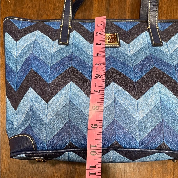 Dooney & Bourke Chevron Pattern Blue leather bag - Picture 8 of 14